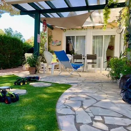 Апартаменты Charmant T3 Chambres, 6 Pers, Jardin, Proche Mer Et Commerces - Ref, Hdp93 *